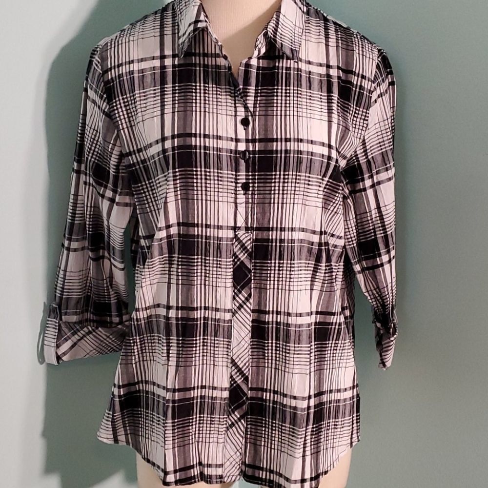 ALIA CLASSIC black and white plaid blouse. 16 Petite. Button down.
